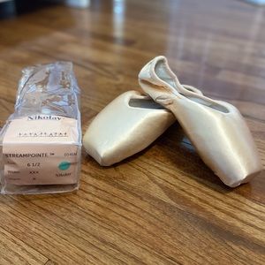 Nikolay Streampointe Pointe Shoes